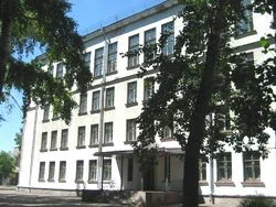 Здание школы.